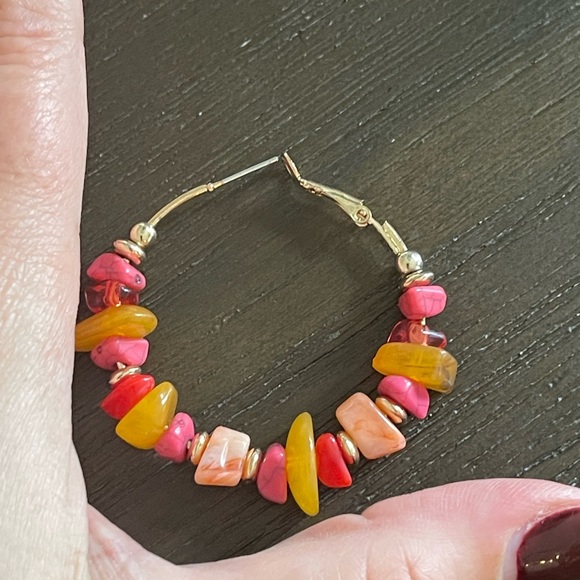 Colorful stone hoops in pink and orange tones - Picture 3 of 3